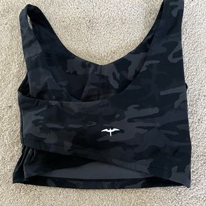 Iwa kipuni black camo top